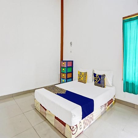 Oyo 92006 Kost Sejahtera Syariah Hotell Sidoarjo Eksteriør bilde