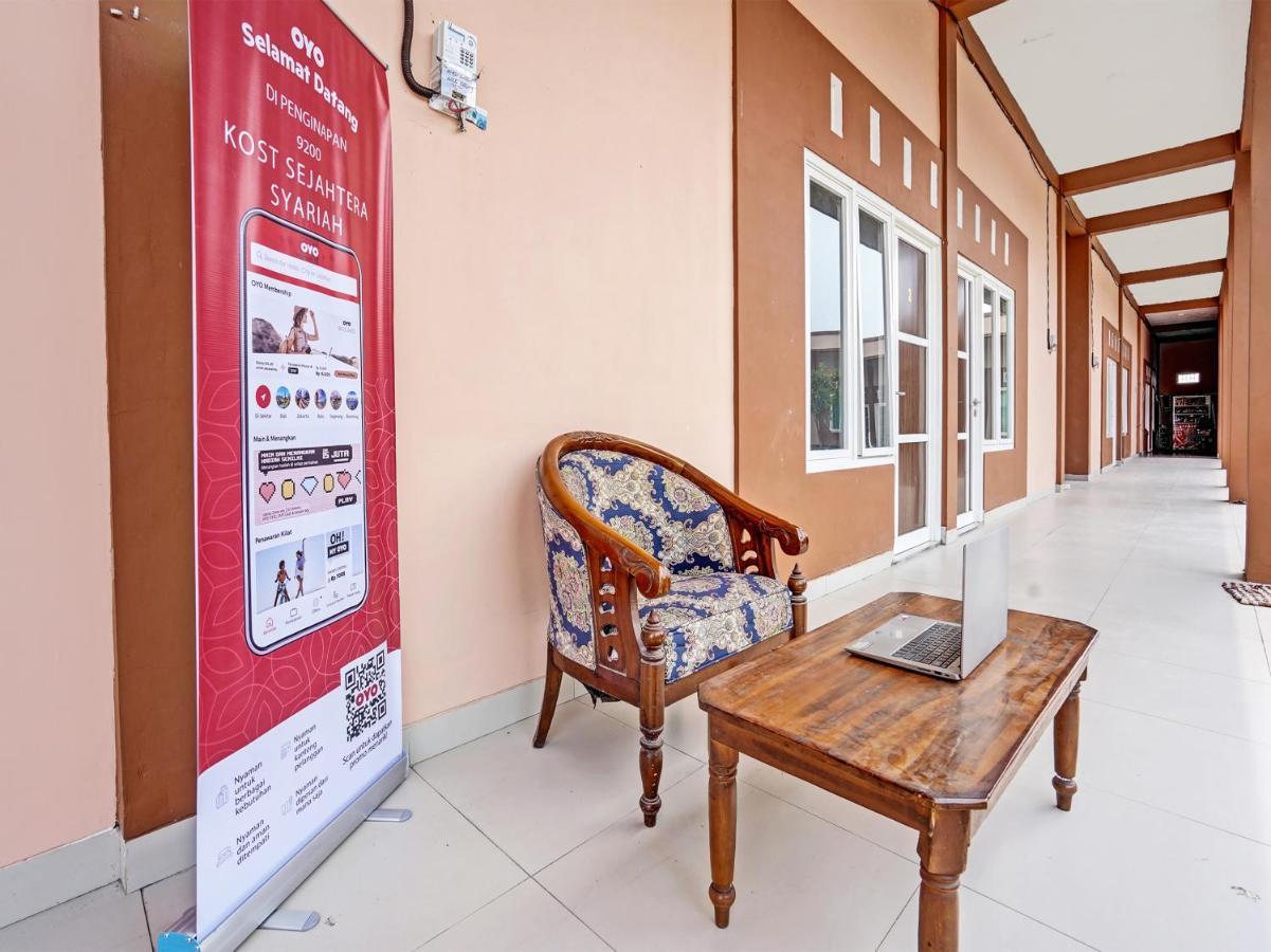 Oyo 92006 Kost Sejahtera Syariah Hotell Sidoarjo Eksteriør bilde