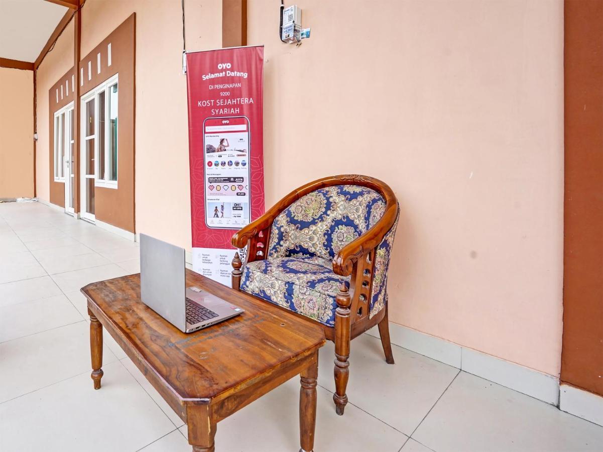Oyo 92006 Kost Sejahtera Syariah Hotell Sidoarjo Eksteriør bilde