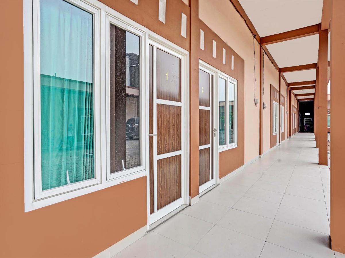 Oyo 92006 Kost Sejahtera Syariah Hotell Sidoarjo Eksteriør bilde